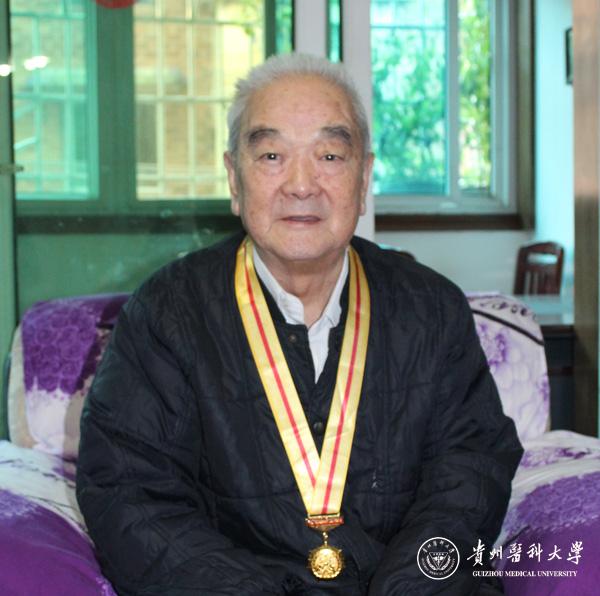 beat365抗战离休老干部白国瑛(原贵阳医学院组织部部长,87岁)