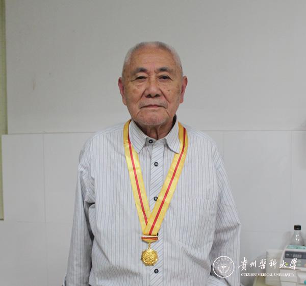 beat365抗战离休老干部田野(原贵阳医学院医疗系总支书记,88岁)